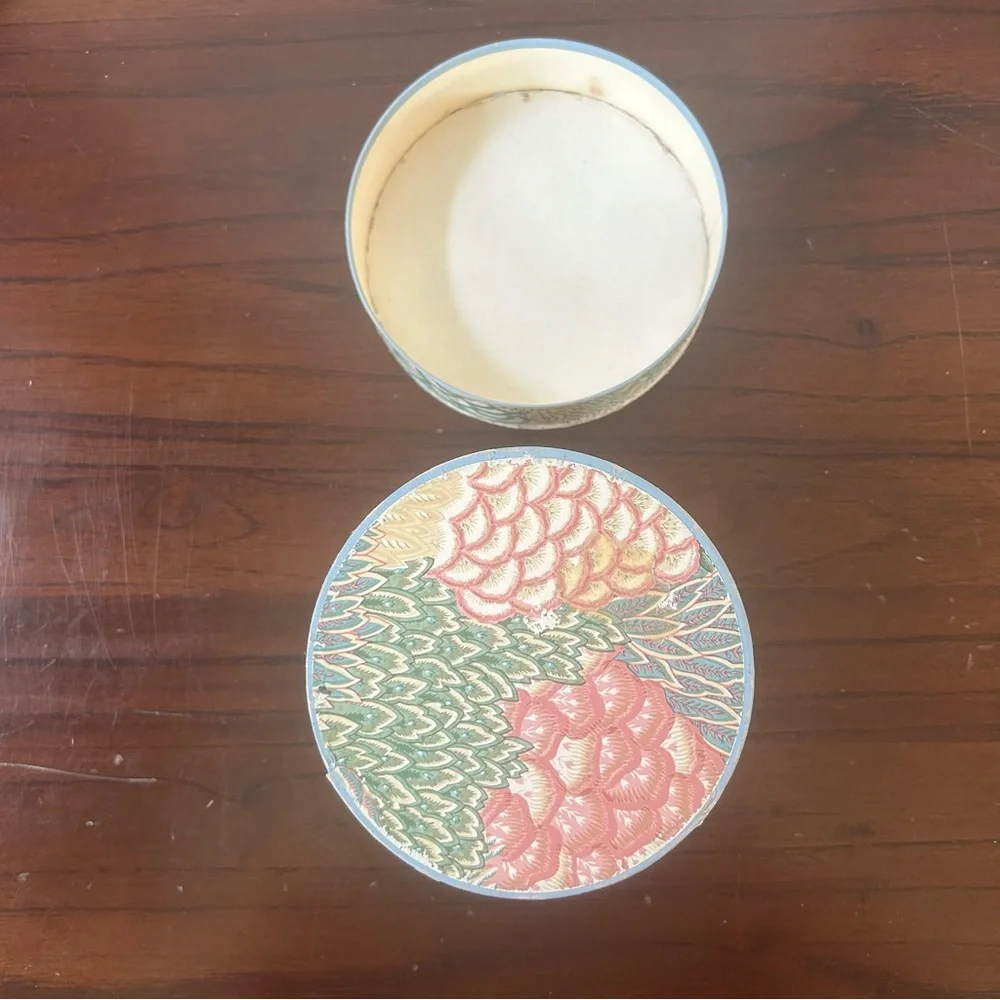 Free item: small jewelry box